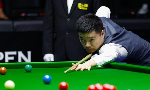 时显得力不 时显得力不