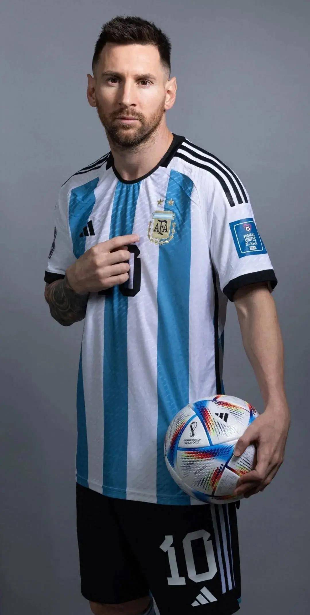 与其说他是 与其说他是